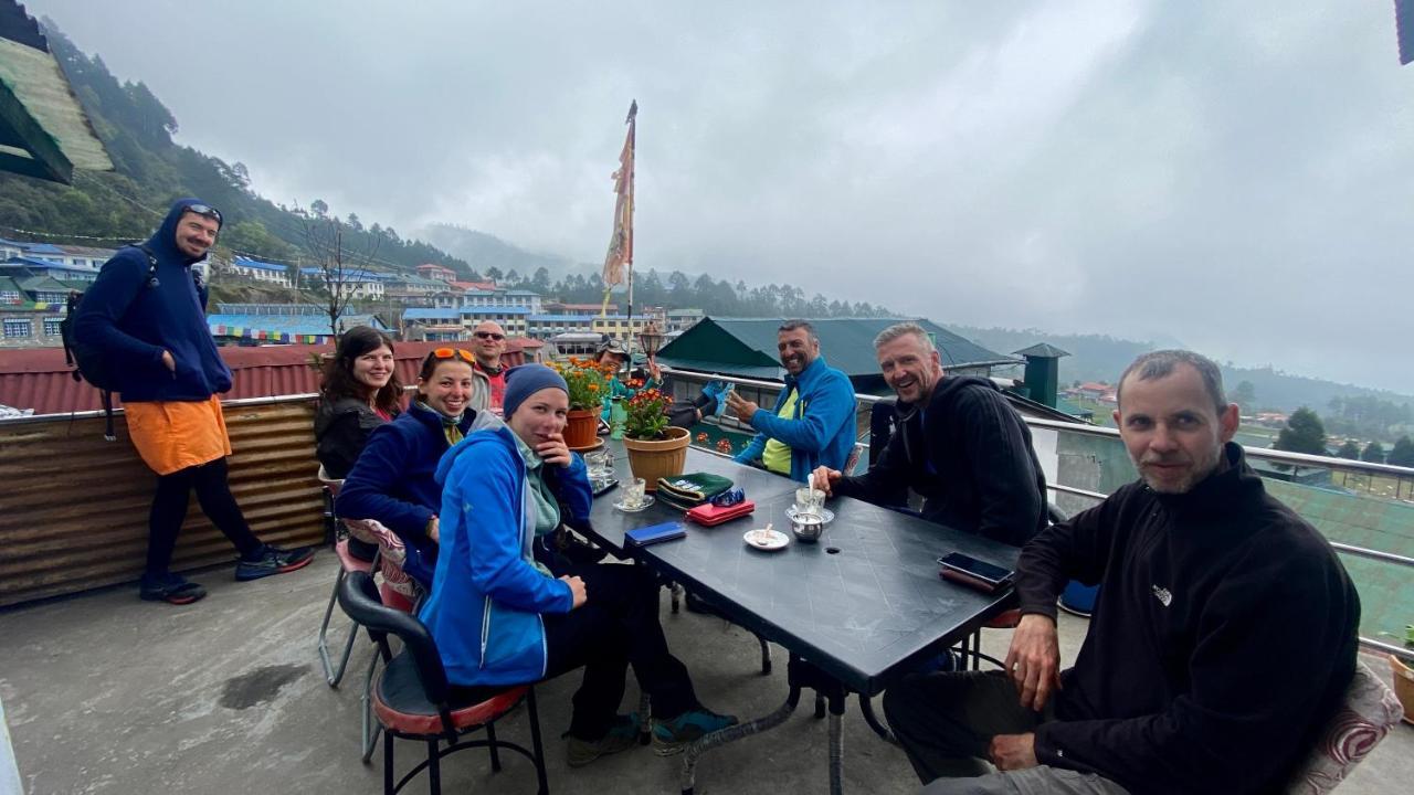 Lukla Lama Hotel - Cafe De Himalaya מראה חיצוני תמונה