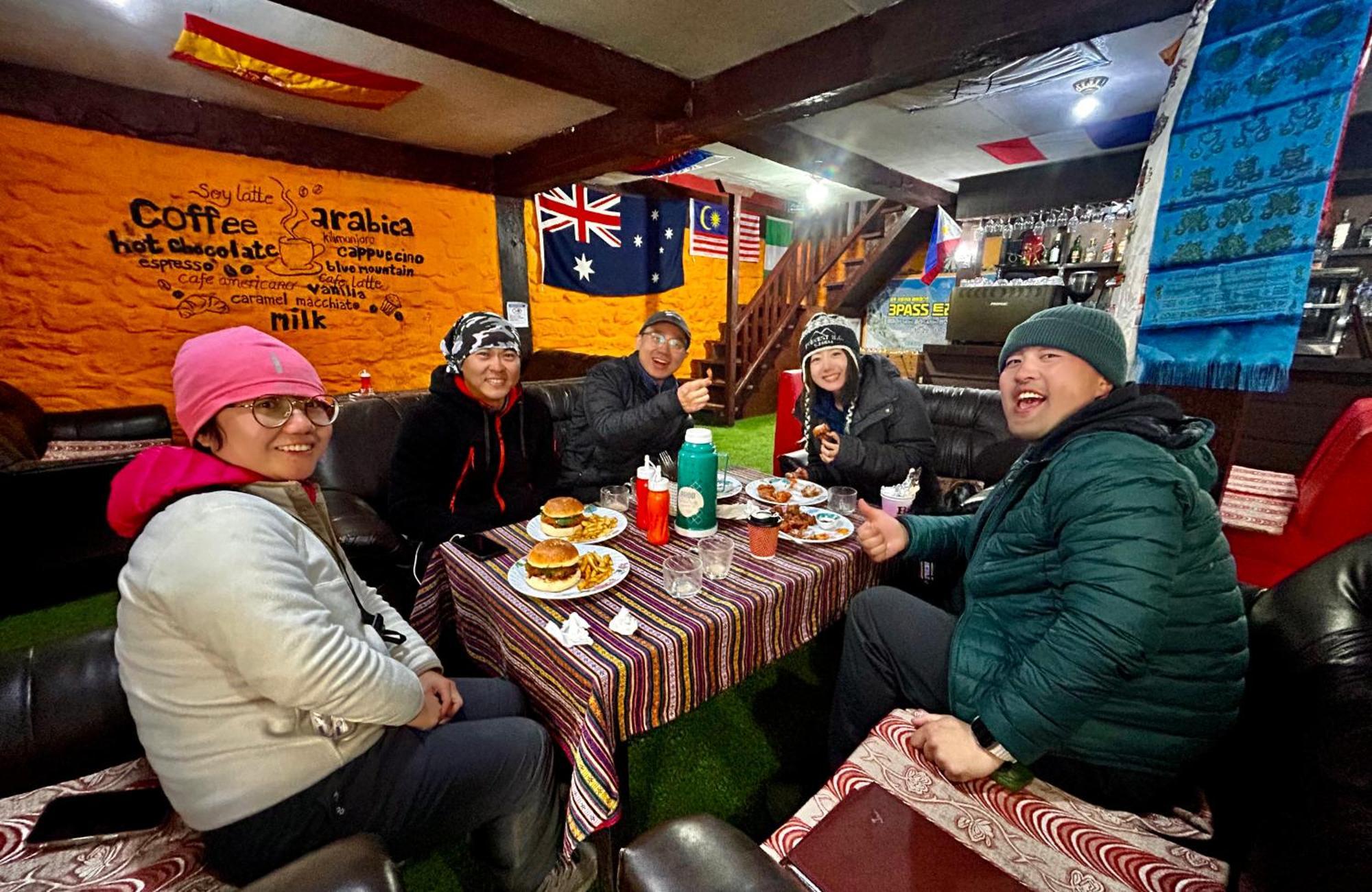 Lukla Lama Hotel - Cafe De Himalaya מראה חיצוני תמונה