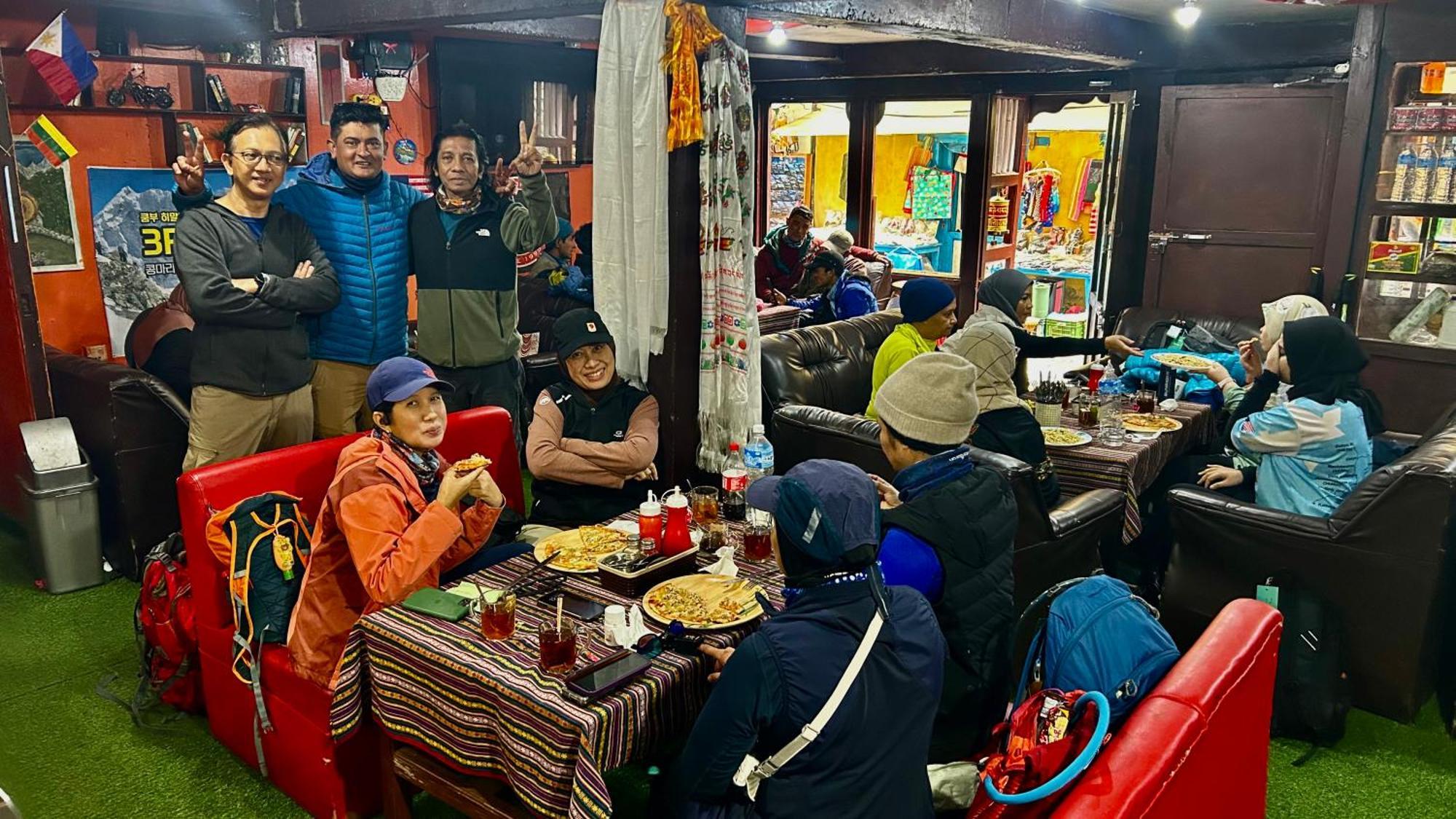 Lukla Lama Hotel - Cafe De Himalaya מראה חיצוני תמונה